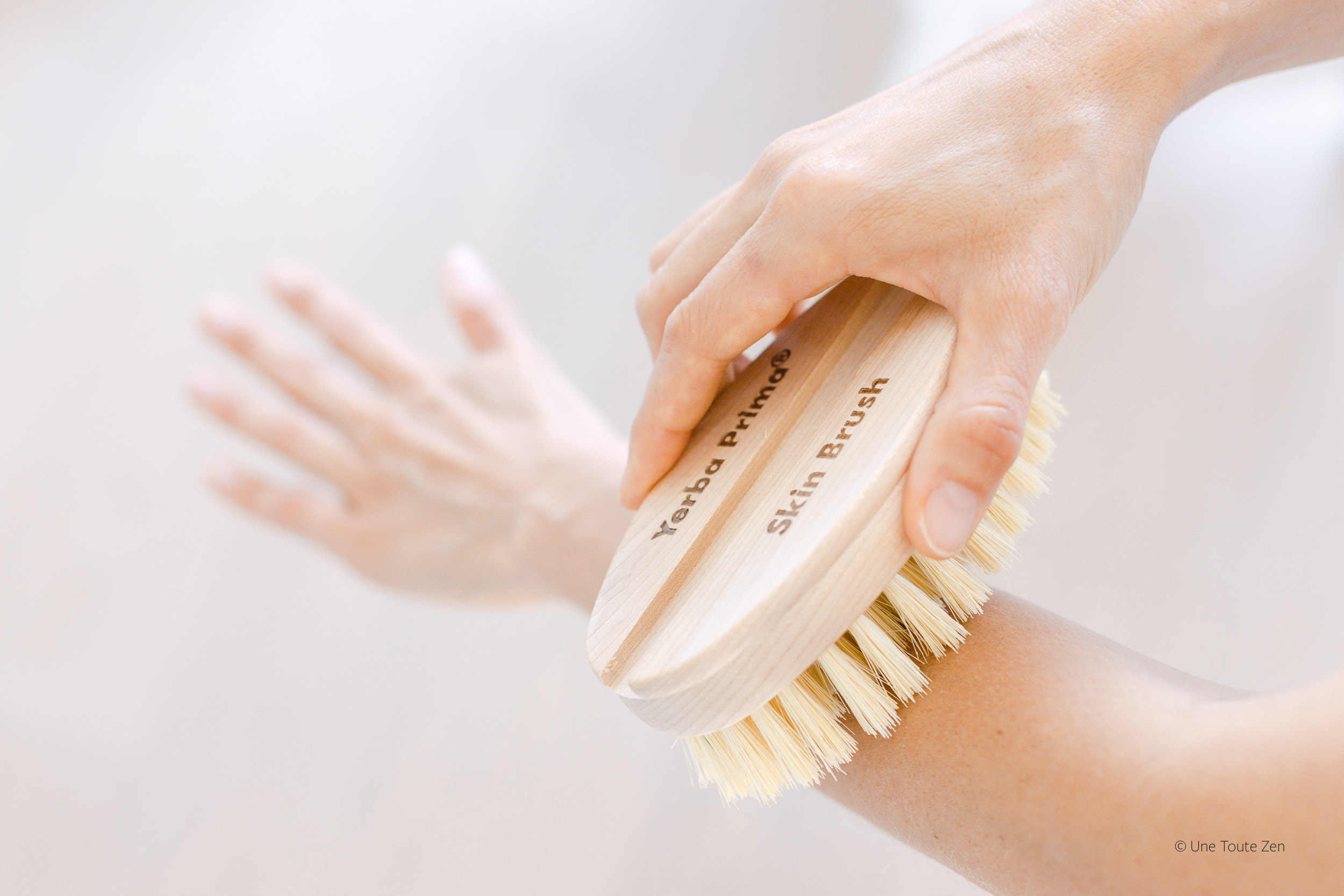 Eliminez les toxines grâce au brossage à sec